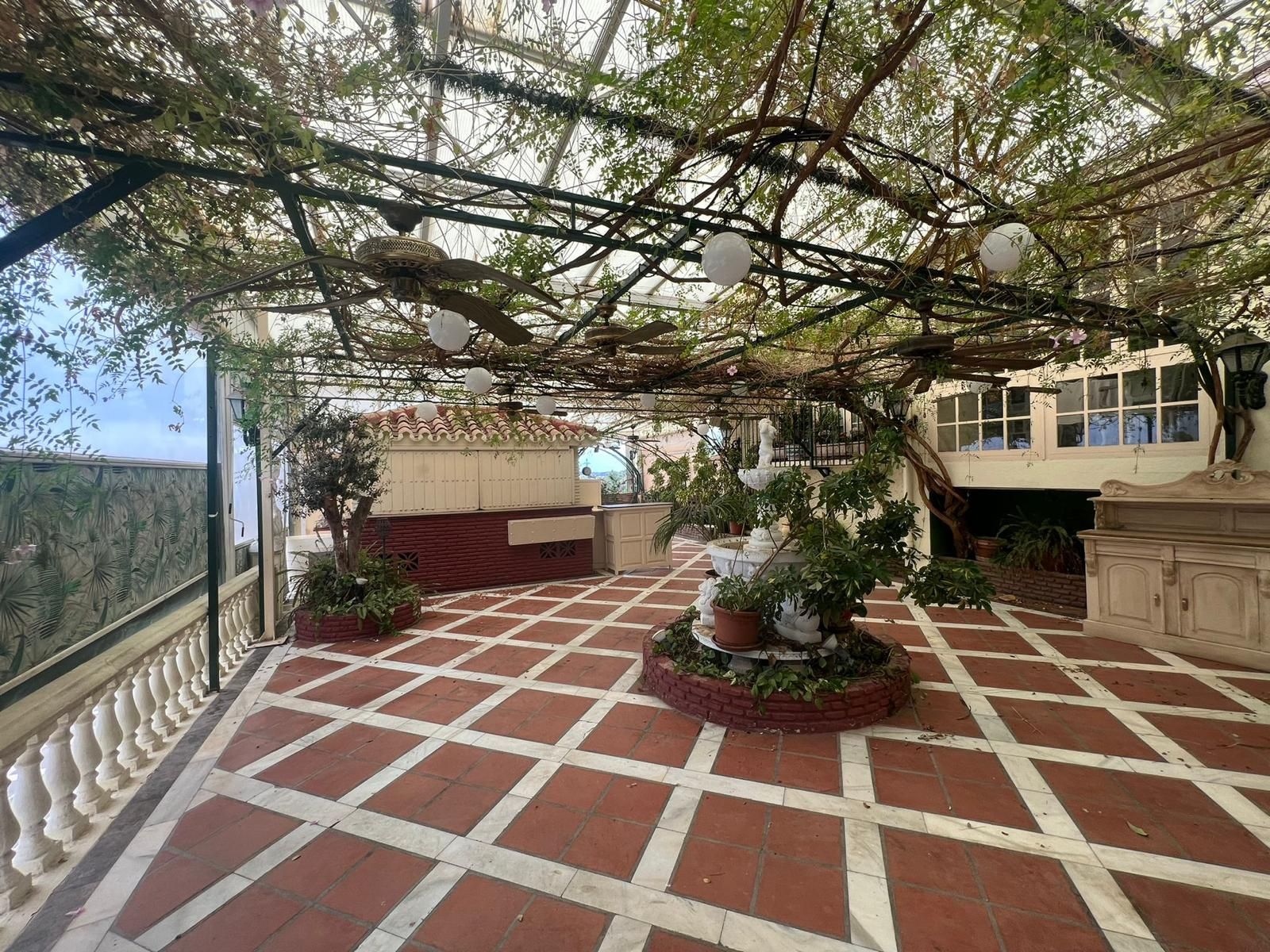 Commercial premises with pool in Malaga, Spain – Photo 21