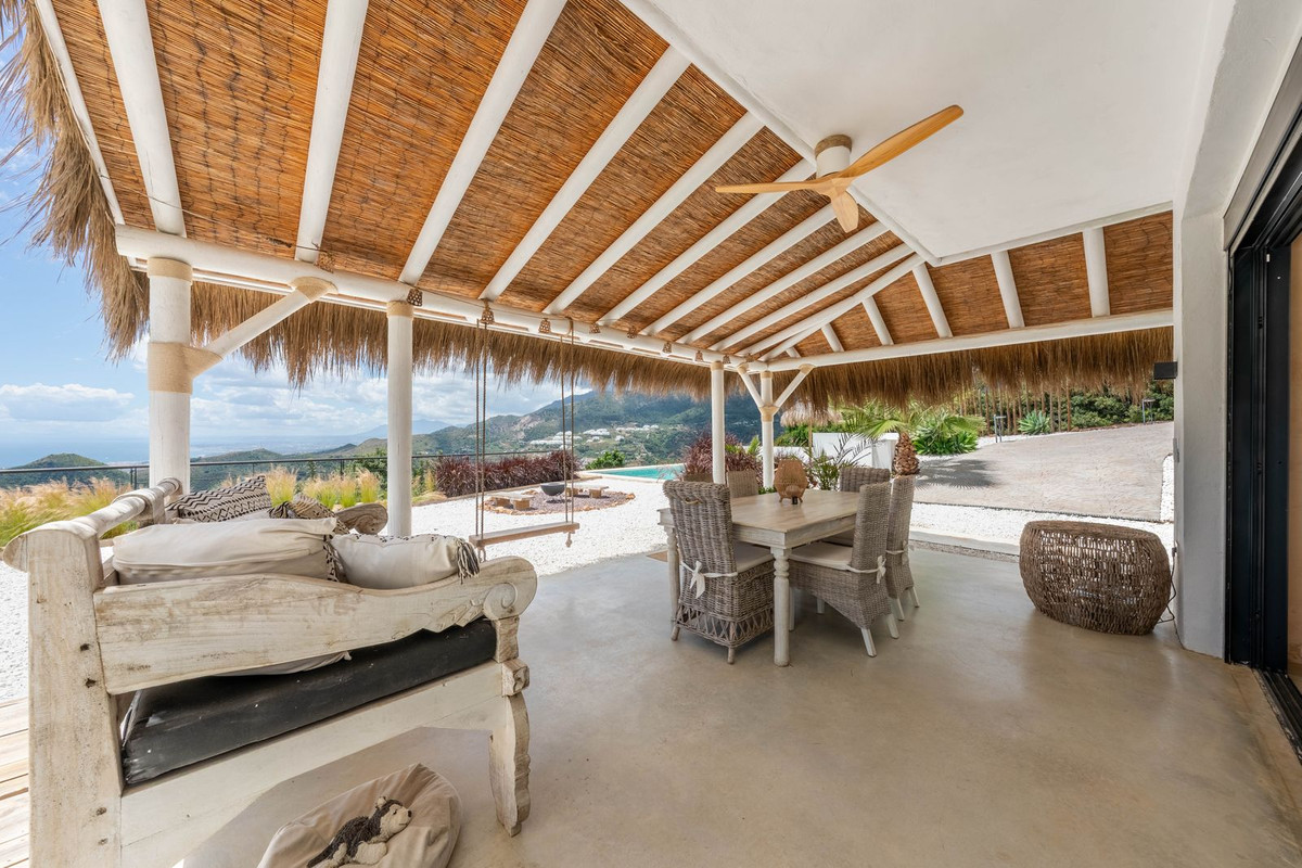 2 Bedroom Villa in Marbella - Photo 33