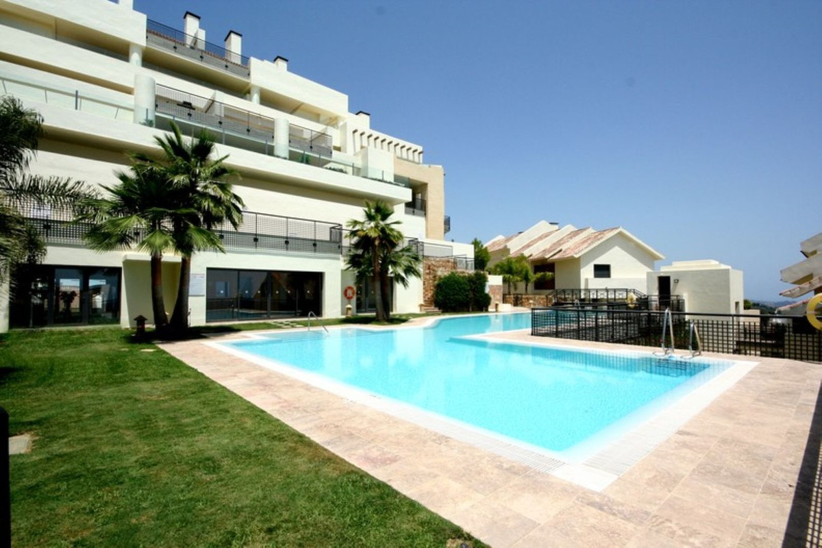2 Bedroom Apartment in Marbella - Photo 8