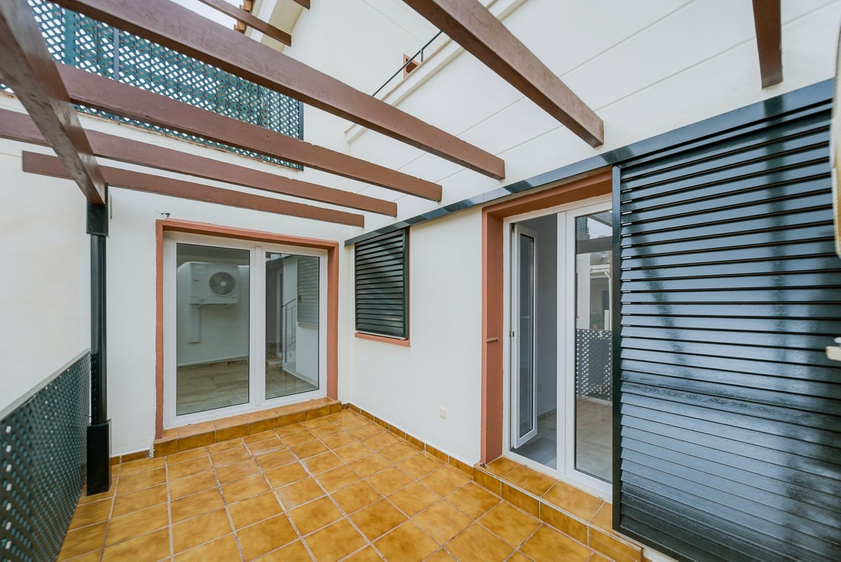 3 Bedroom Penthouse in Benalmádena - Photo 5