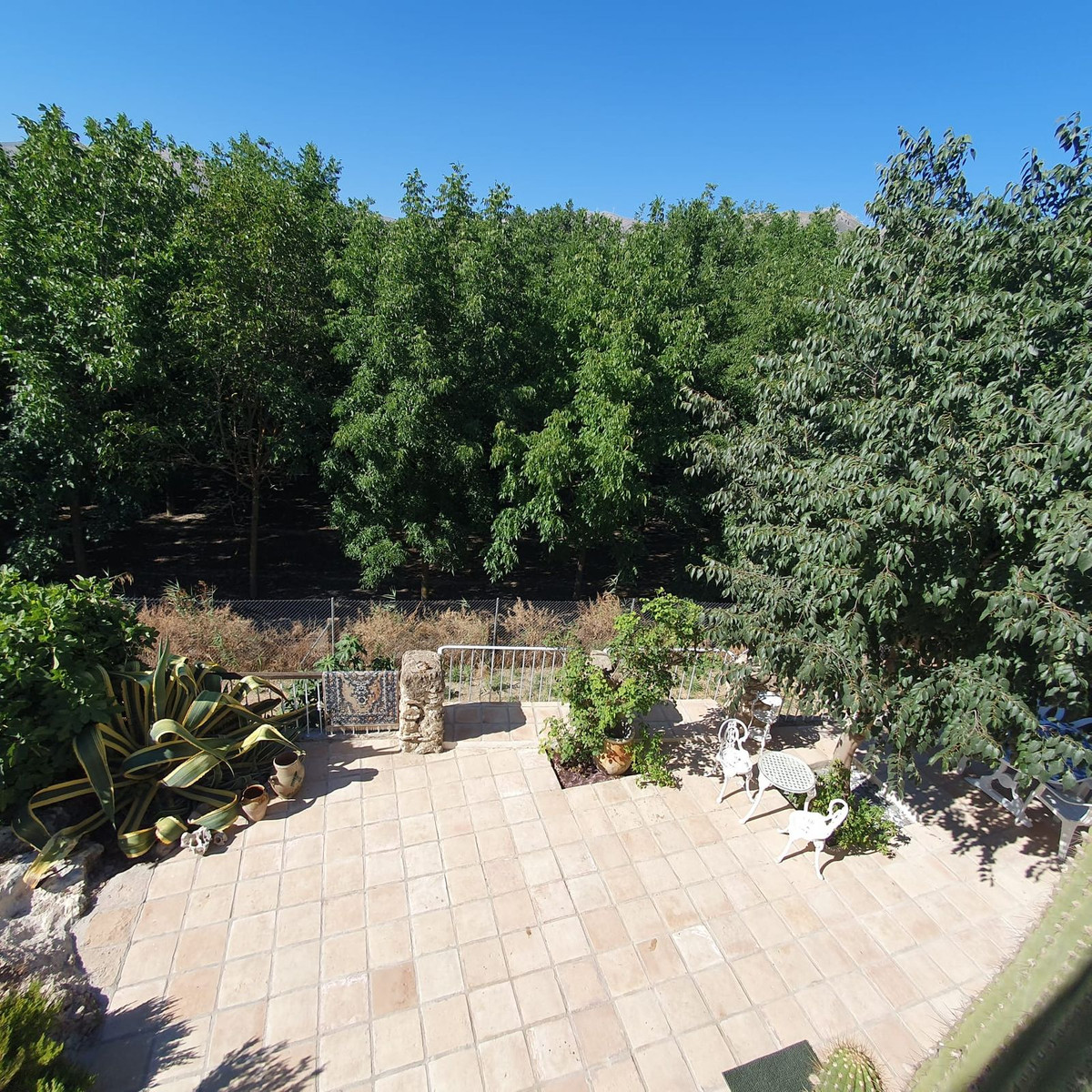 Chalet de 4 dormitorios en Granada – Foto 17