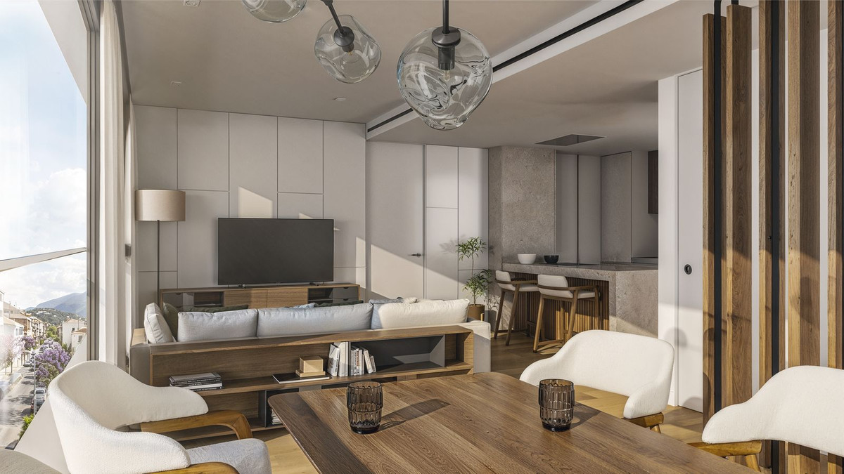 2 Bedroom Apartment in Estepona - Photo 10