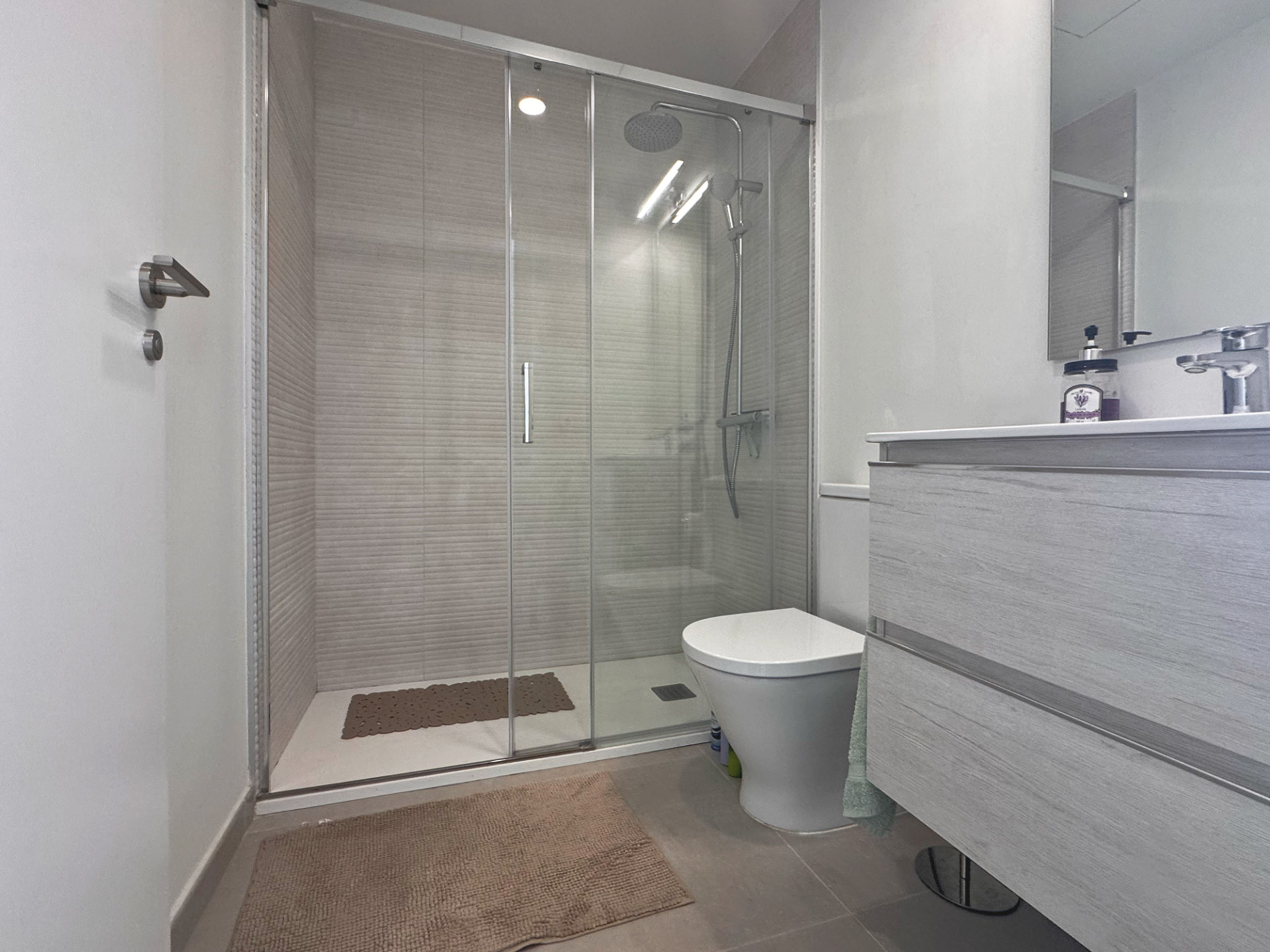 3 Bedroom Penthouse in Estepona - Photo 12