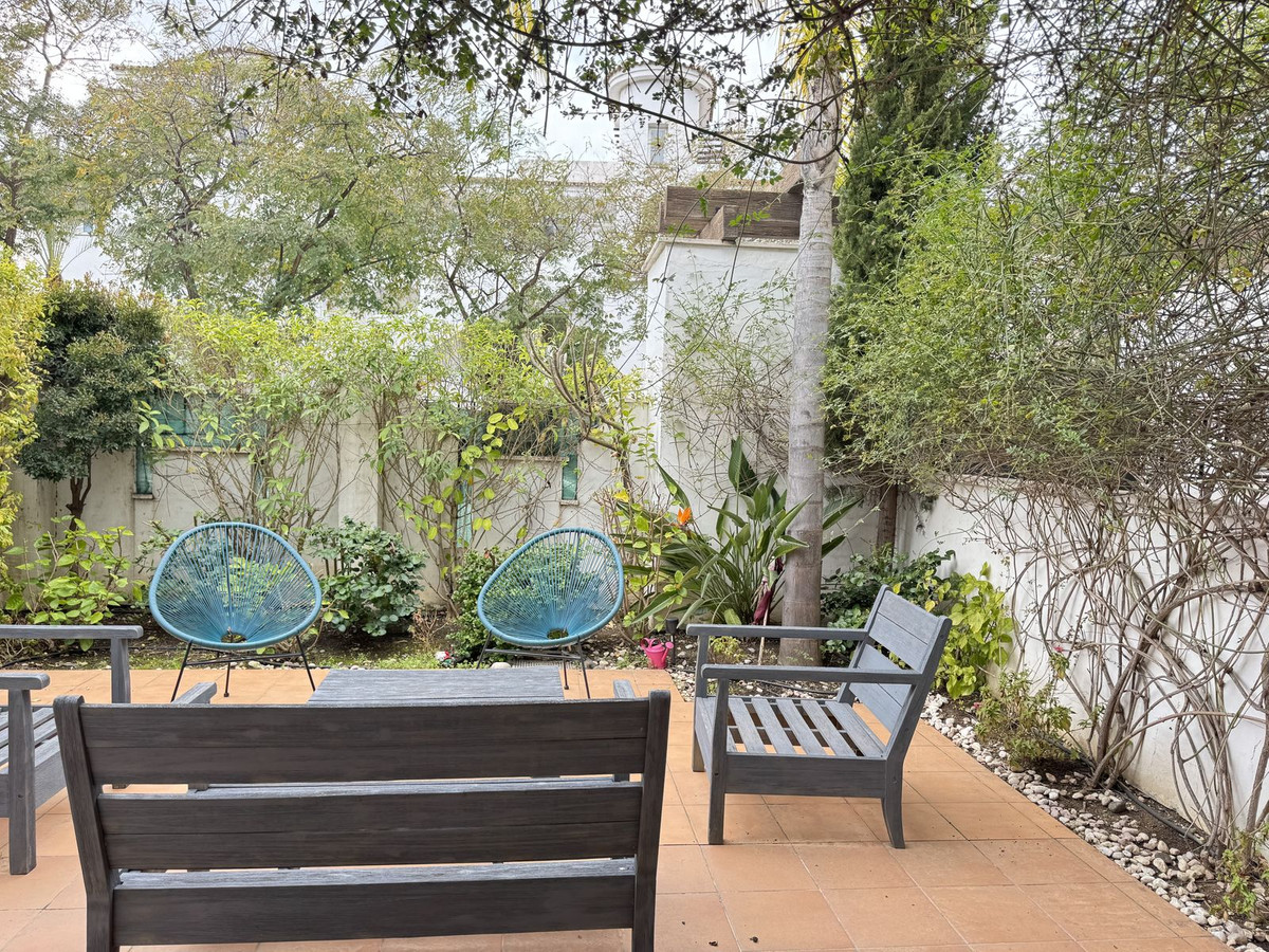 2 Bedroom Apartment in Marbella - Photo 6