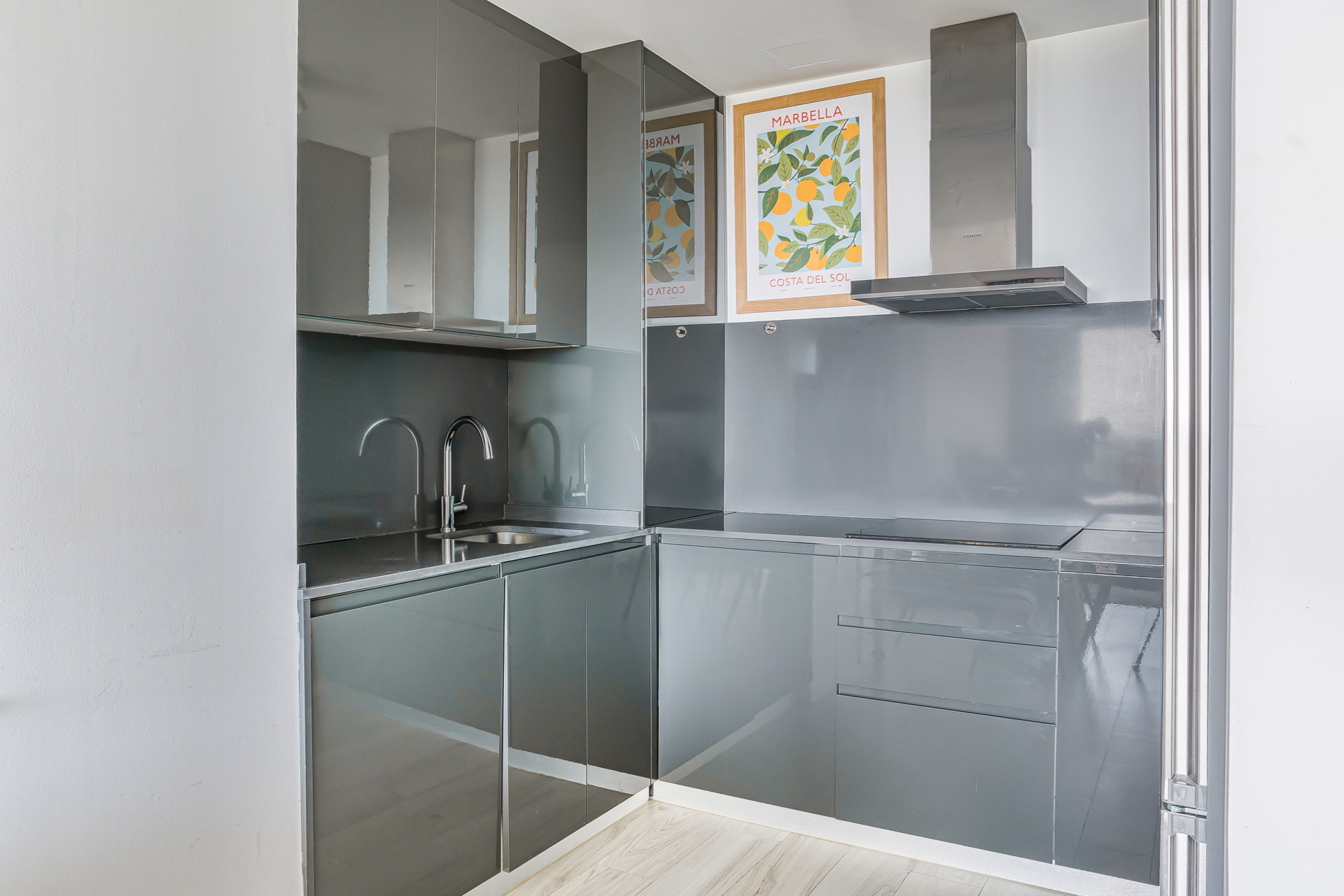 3 Bedroom Apartment in Estepona - Photo 16