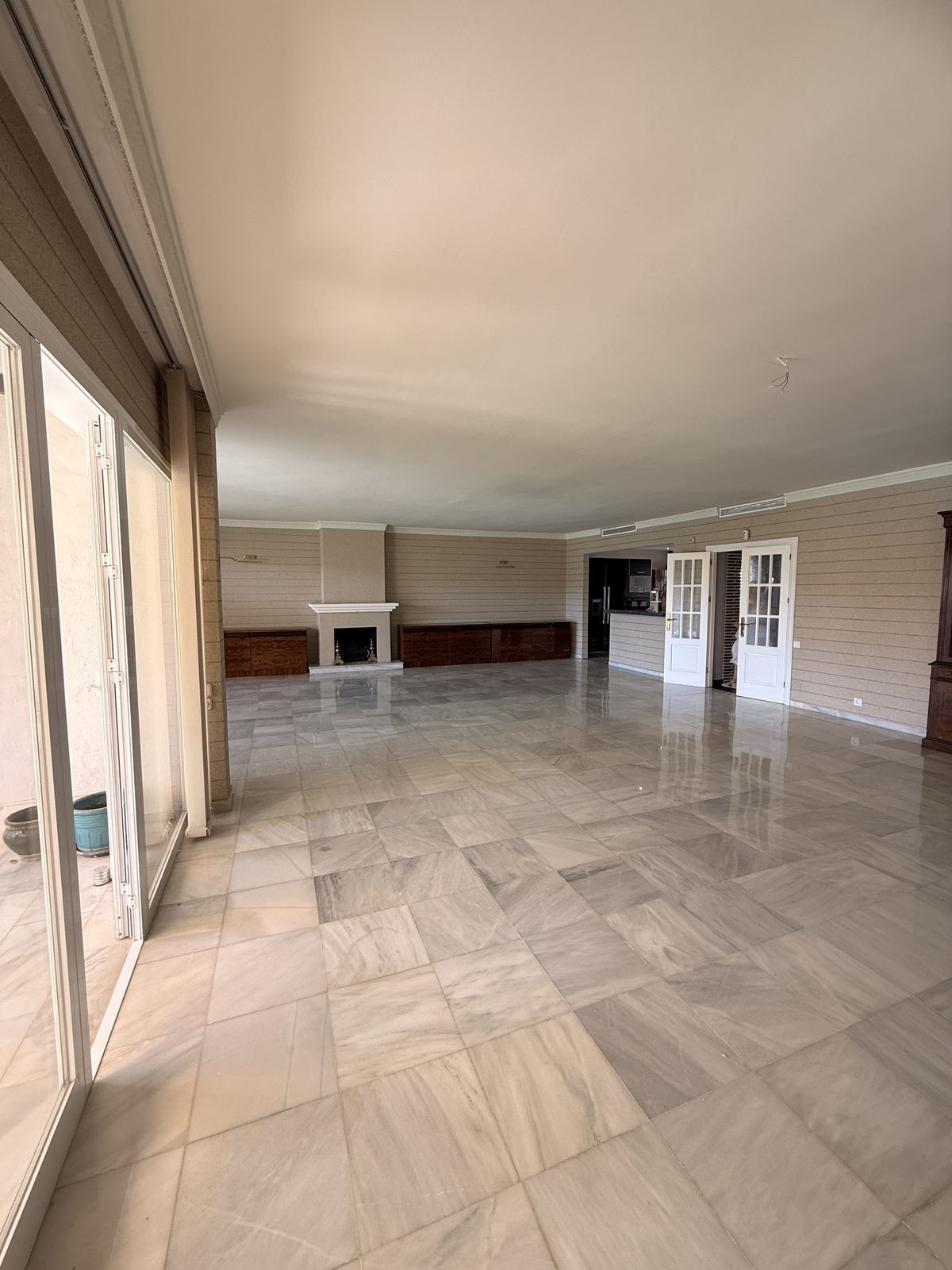 3 Bedroom Apartment in Estepona - Foto 29