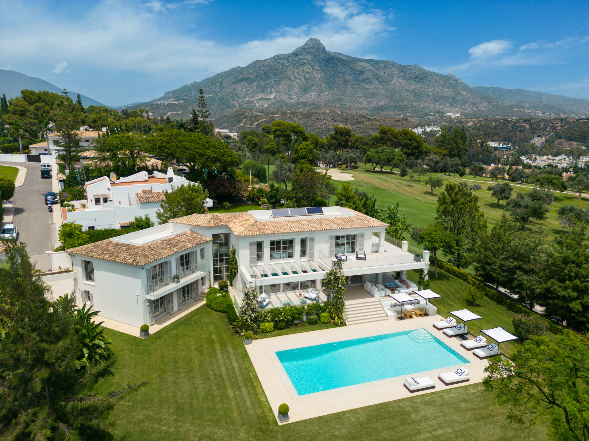 6 Bedroom Villa in Marbella - Photo 46