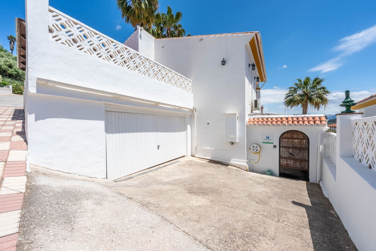 4 Bedroom Villa in Monda - Photo 22
