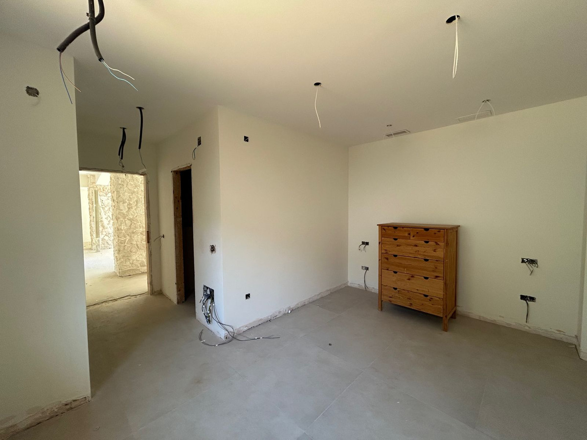 3 Bedroom Villa in Marbella - Photo 10
