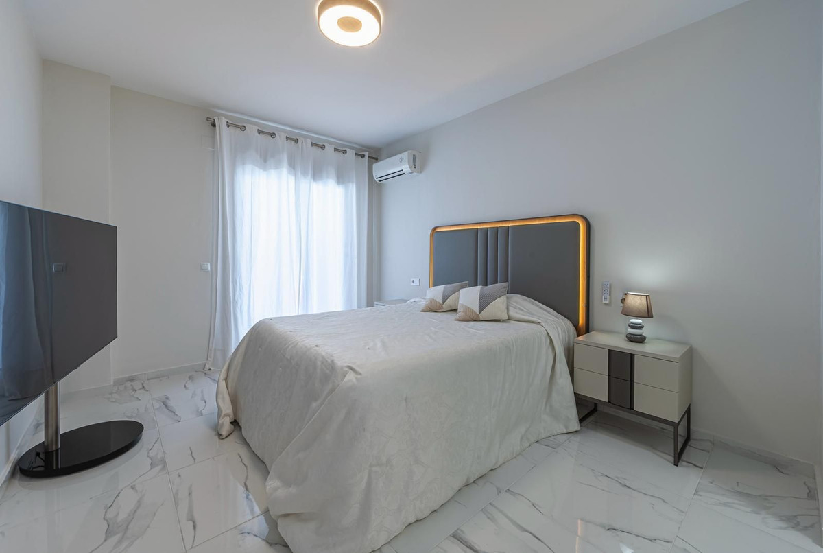 3 Bedroom Apartment in Marbella - Photo 11