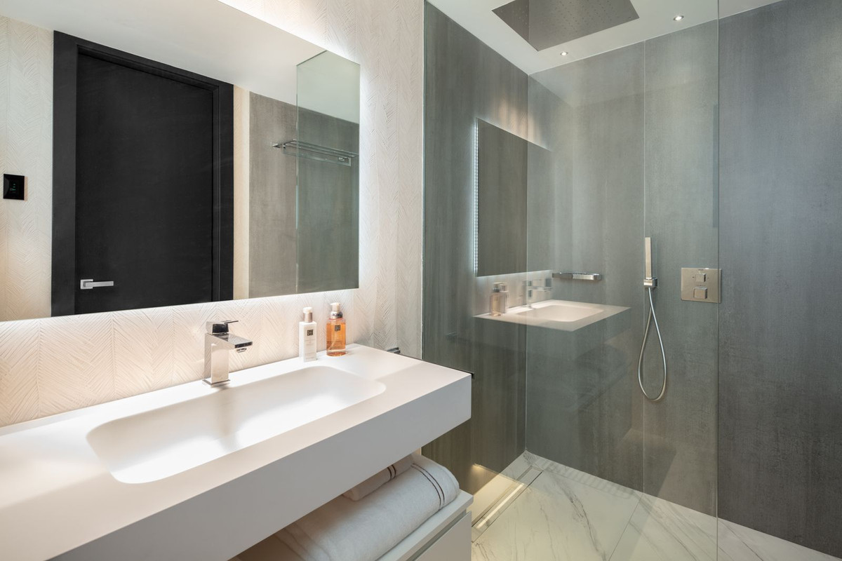 3 Bedroom Apartment in Marbella - Photo 15