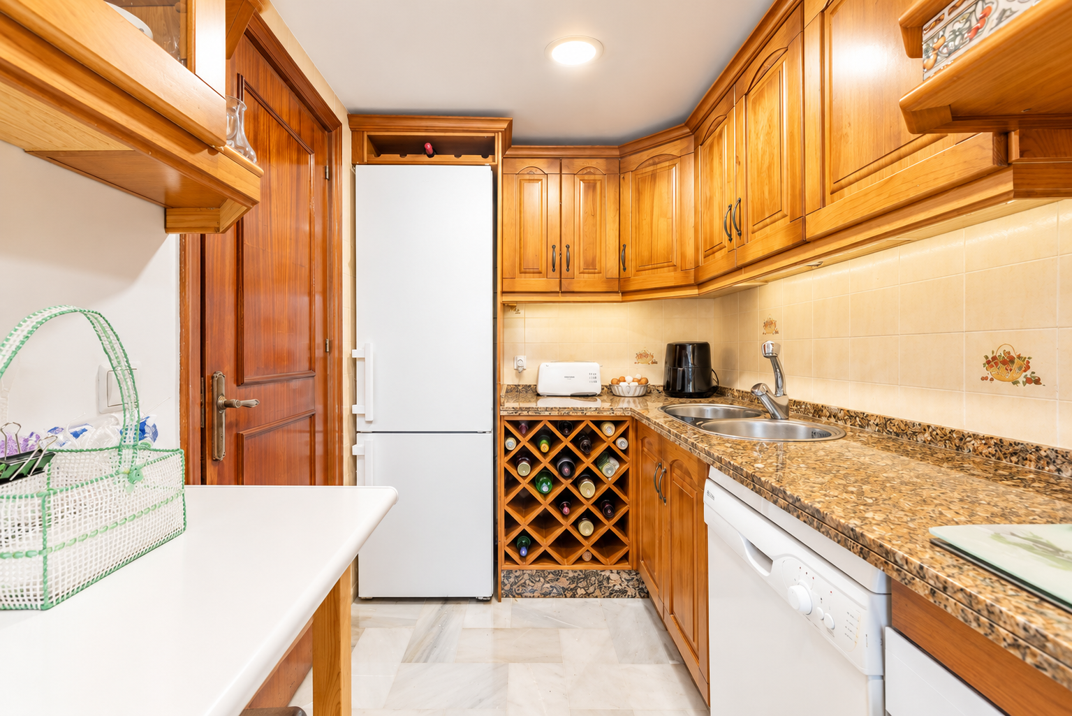 3 Bedroom Townhouse in Benahavís - Photo 8