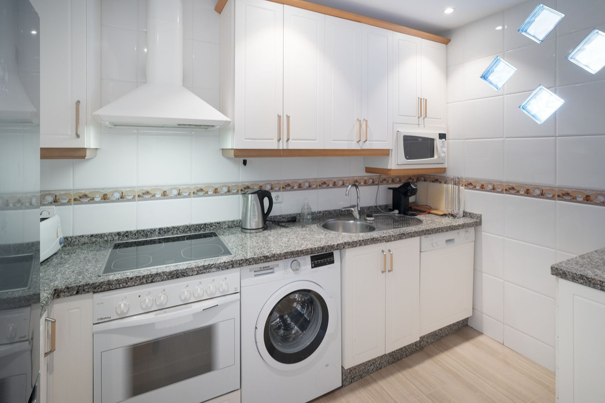 3 Bedroom Penthouse in Benalmádena - Photo 9