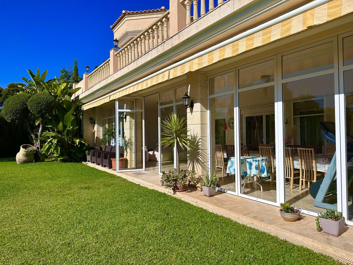 6 Bedroom Villa in Marbella - Photo 58