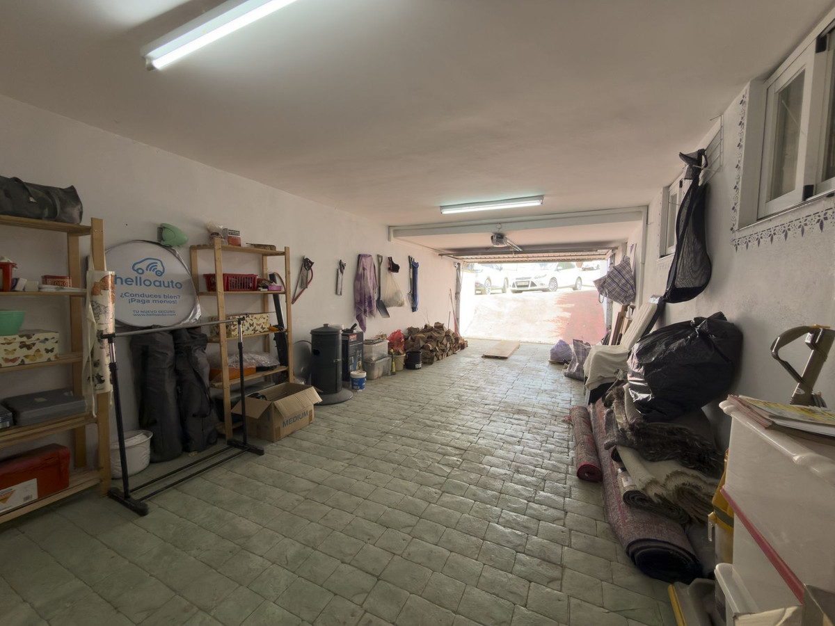 4 Bedroom Villa in Coín - Photo 35