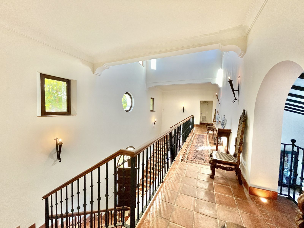 7 Bedroom Villa in Sotogrande - Photo 10
