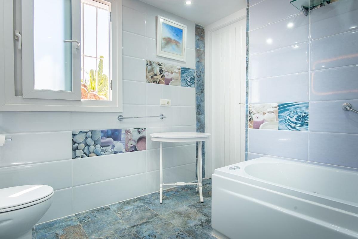 4 Bedroom Villa in Estepona - Photo 11