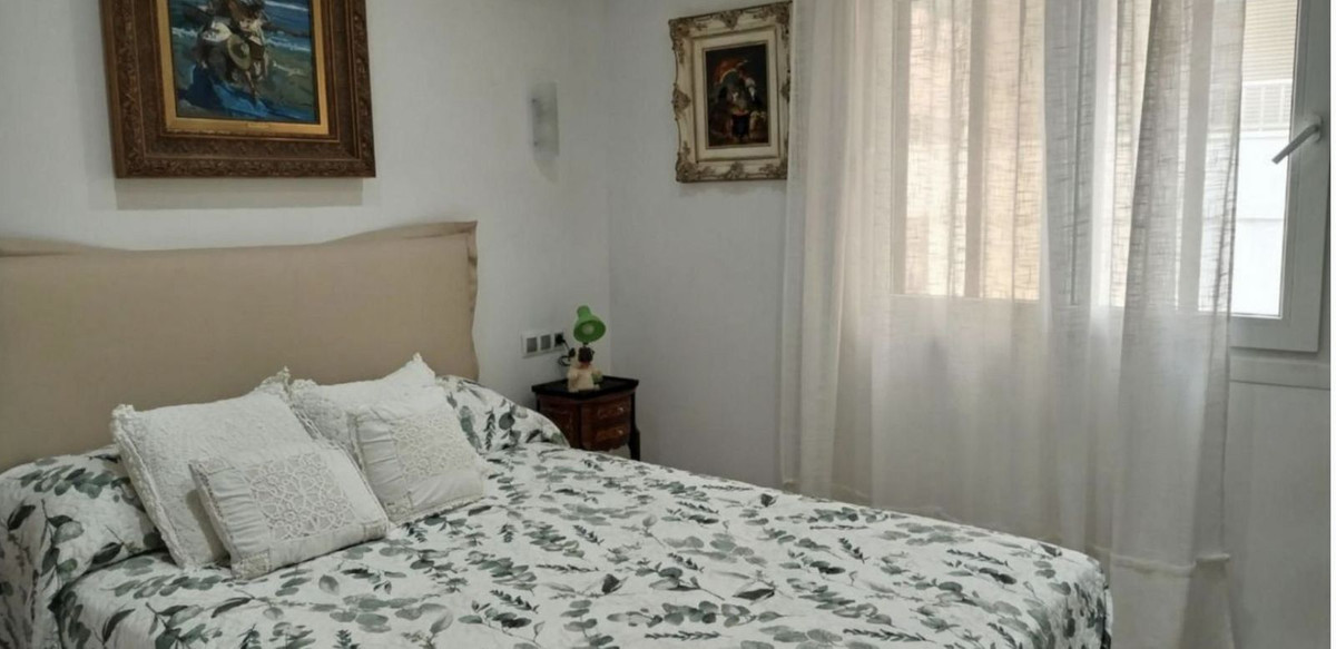 3 Bedroom Apartment in Marbella - Photo 8