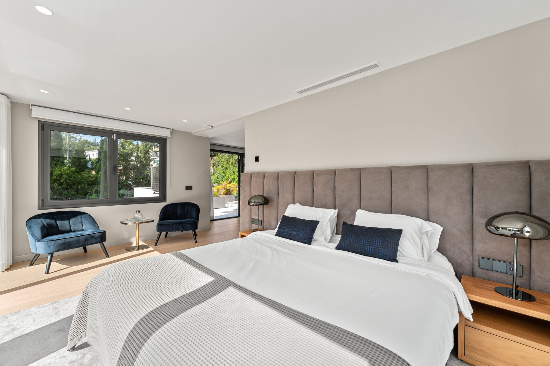 4 Bedroom Villa in Marbella - Photo 6