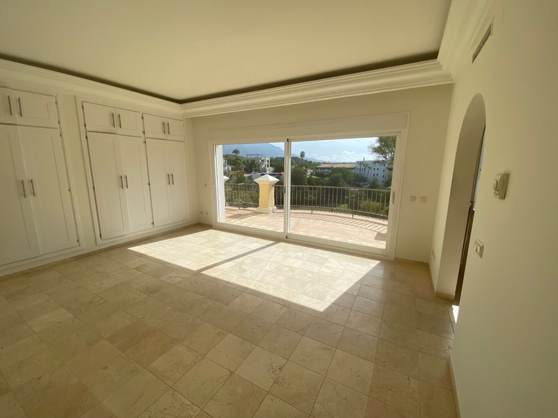 8 Bedroom Villa in Marbella - Foto 8