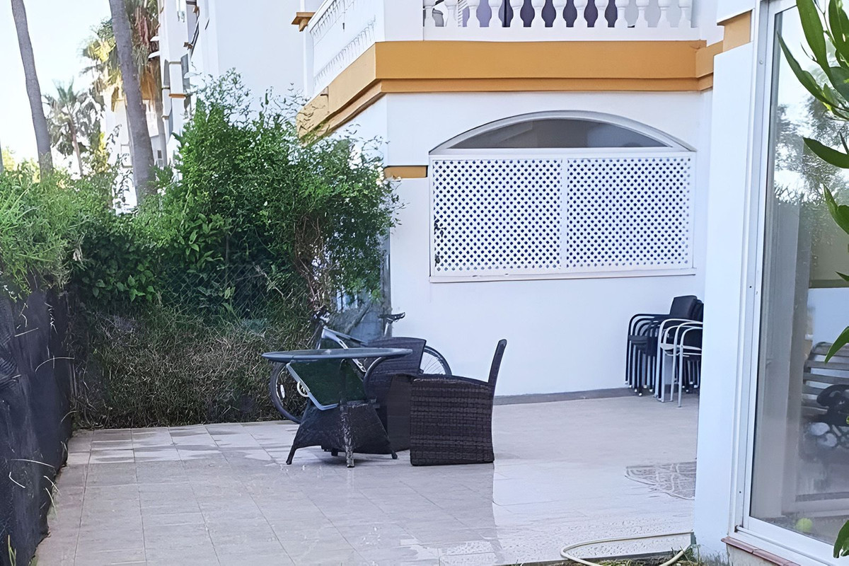3 Bedroom Apartment in Marbella - Photo 3