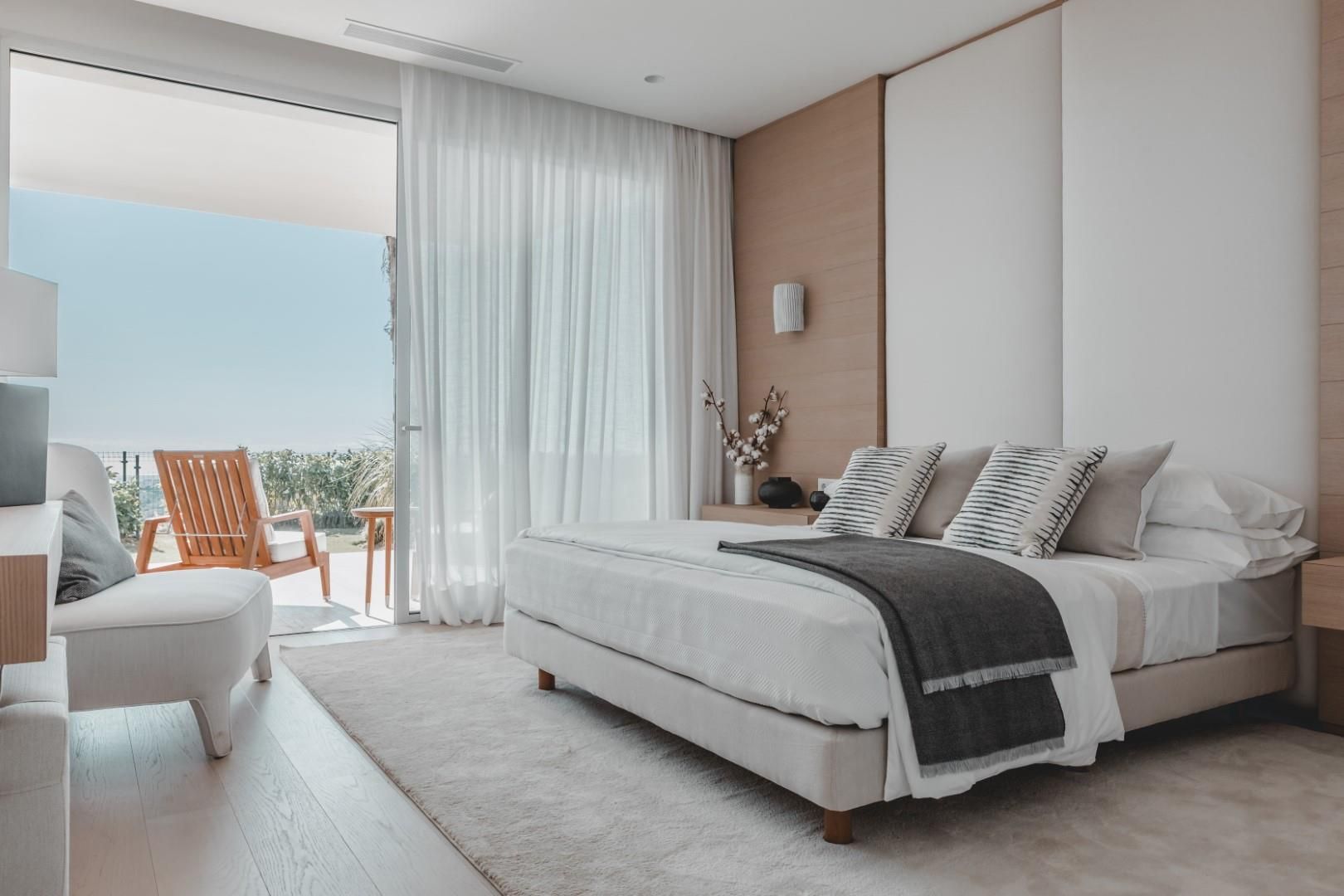 4 Bedroom Apartment in Benahavís - Photo 15