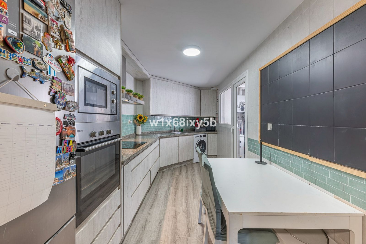 3 Bedroom Apartment in Marbella - Photo 8