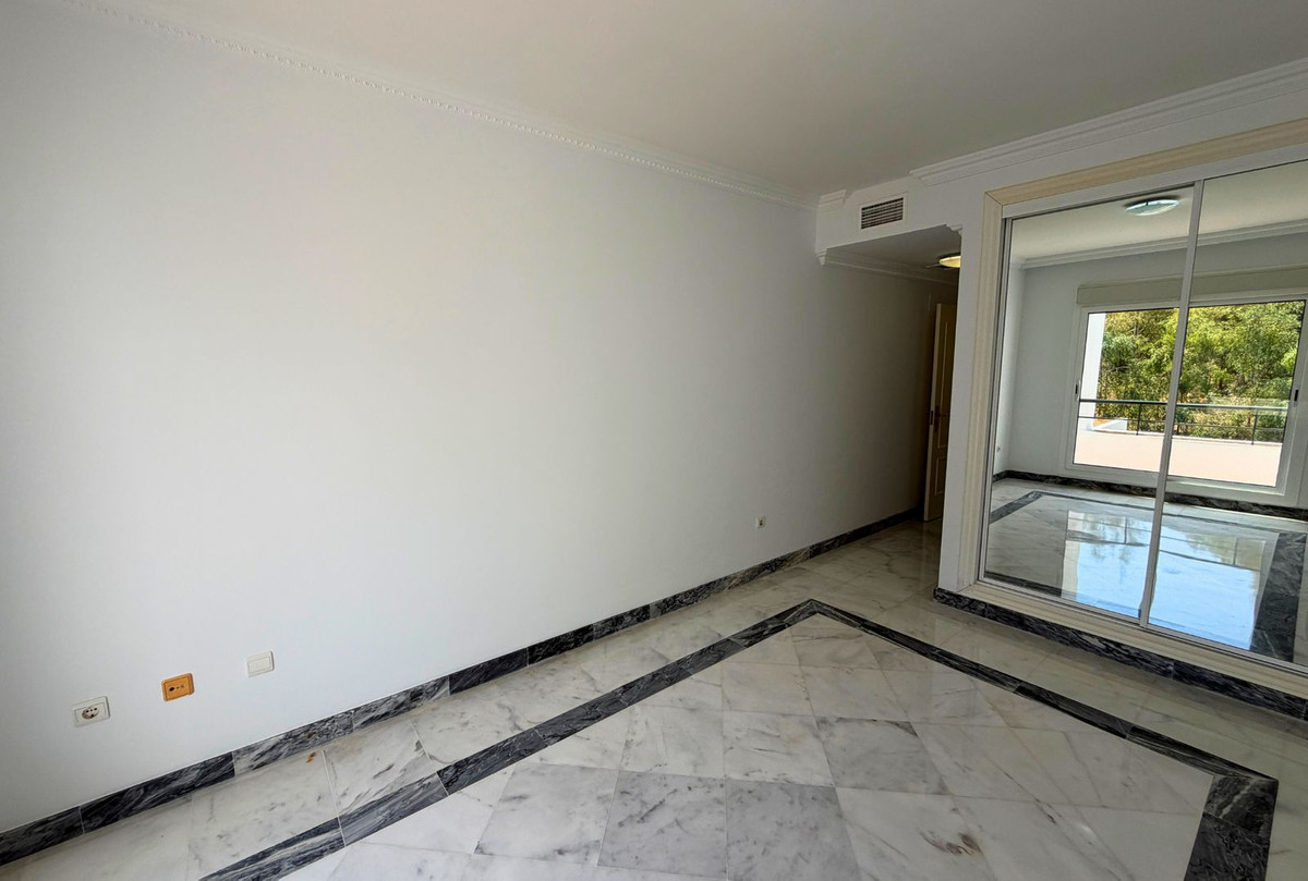 Piso de 2 dormitorios con piscina en Málaga – Foto 24
