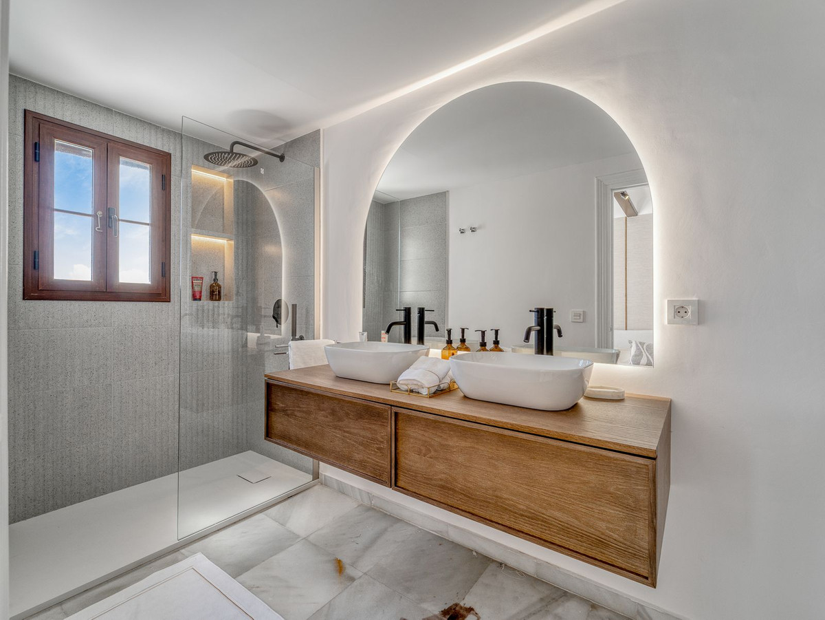 3 Bedroom Villa in Marbella - Photo 13
