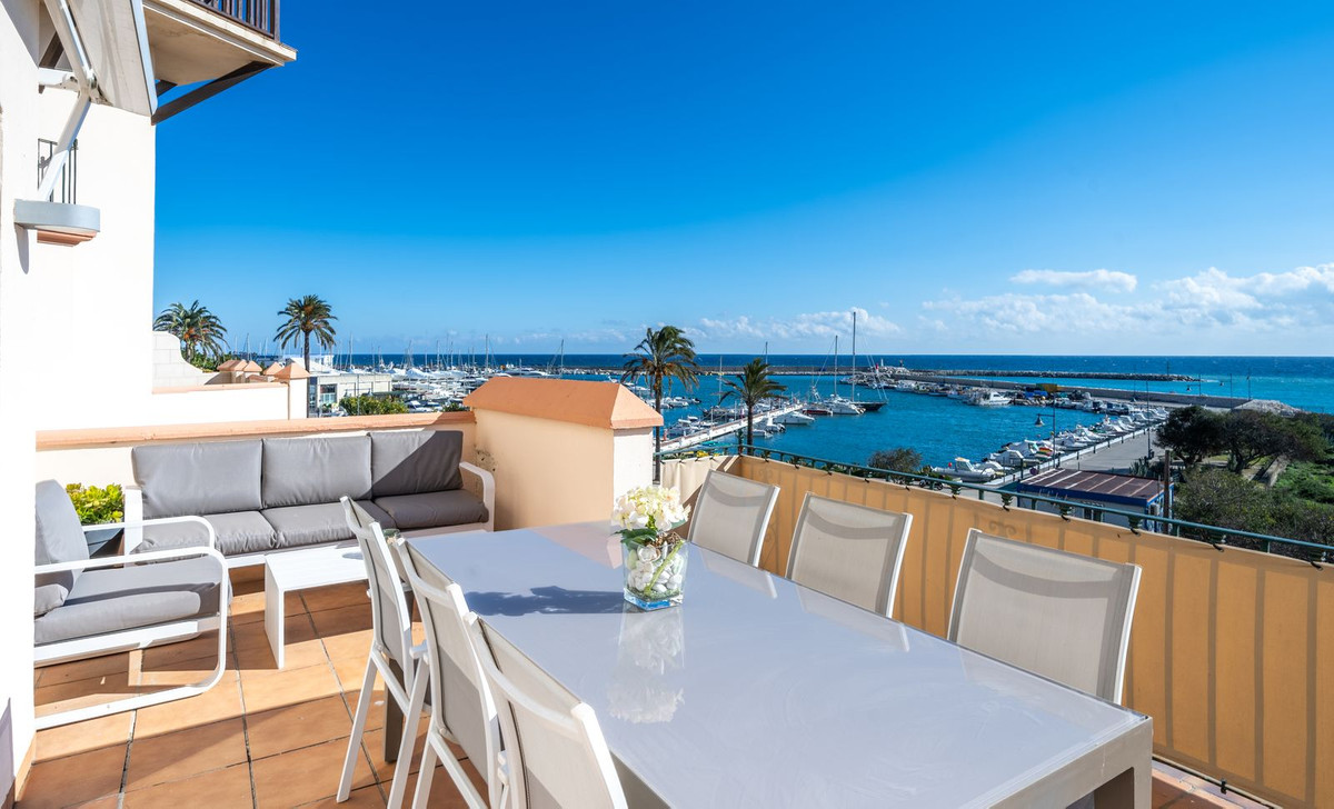 5 Bedroom Villa in Estepona