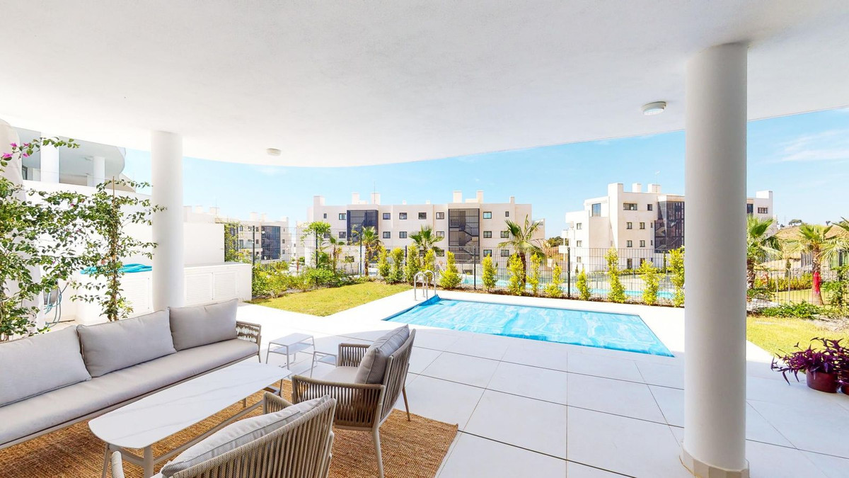 3 Bedroom Apartment in Fuengirola - Photo 12