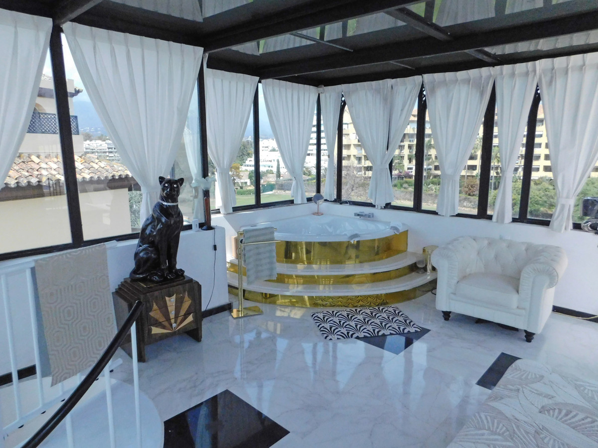 3 Bedroom Penthouse in San Pedro de Alcántara - Photo 5