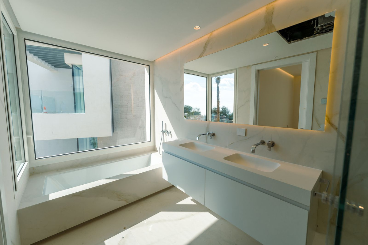 4 Bedroom Apartment in Ojén - Photo 12