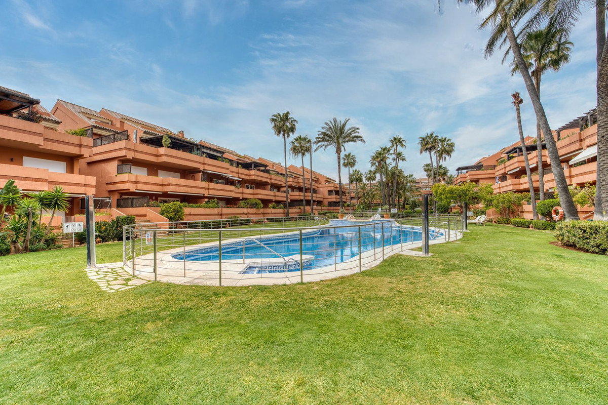 2 Bedroom Apartment in Marbella