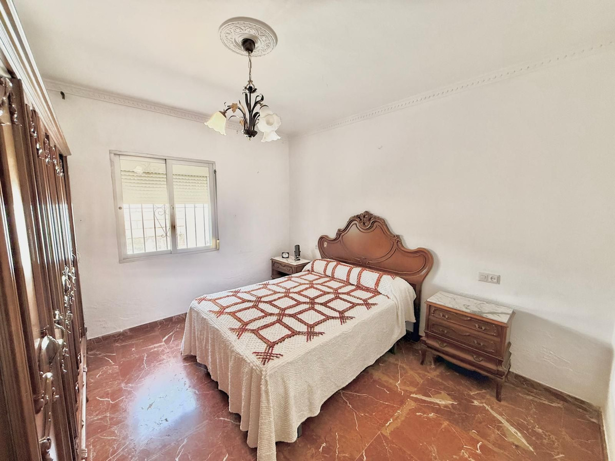 4 Bedroom Villa in Mijas - Photo 8