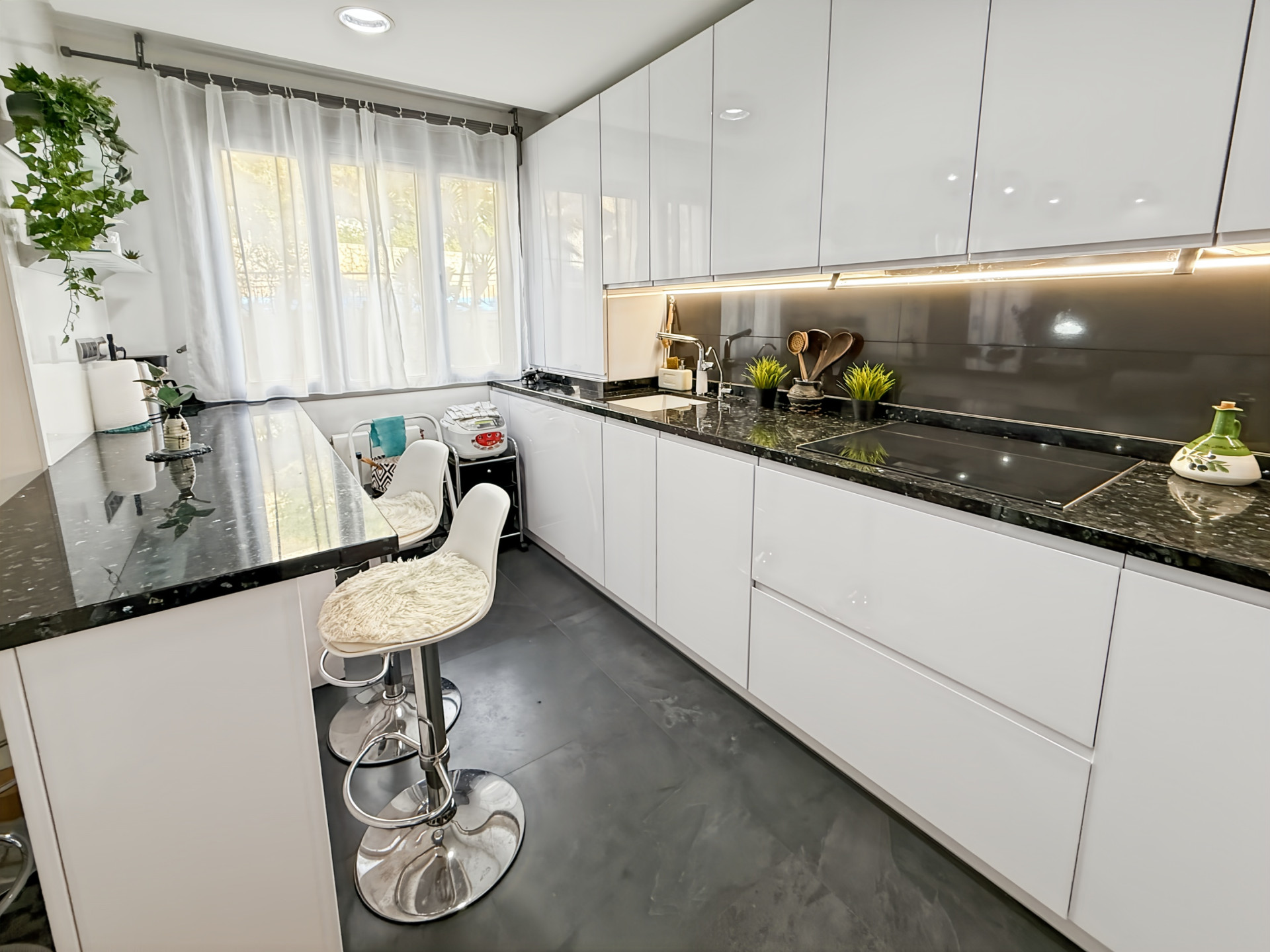 2 Bedroom Apartment in Benalmádena - Foto 23