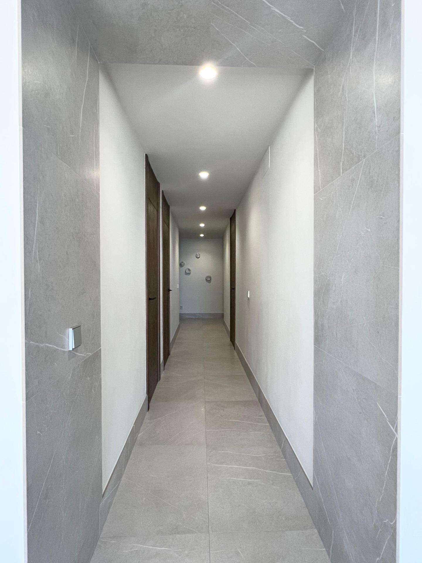4 Bedroom Penthouse in Fuengirola - Photo 42