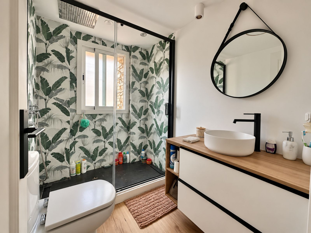 2 Bedroom Apartment in Mijas - Photo 10