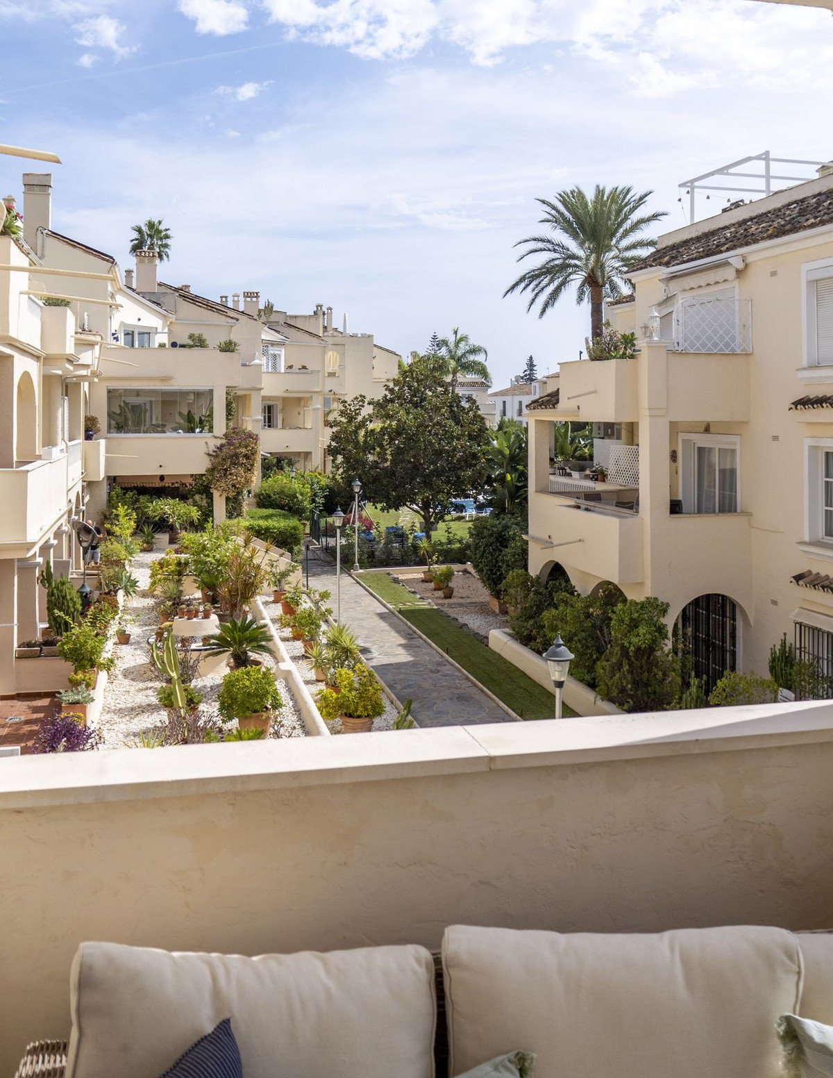 2 Bedroom Apartment in Estepona - Photo 25