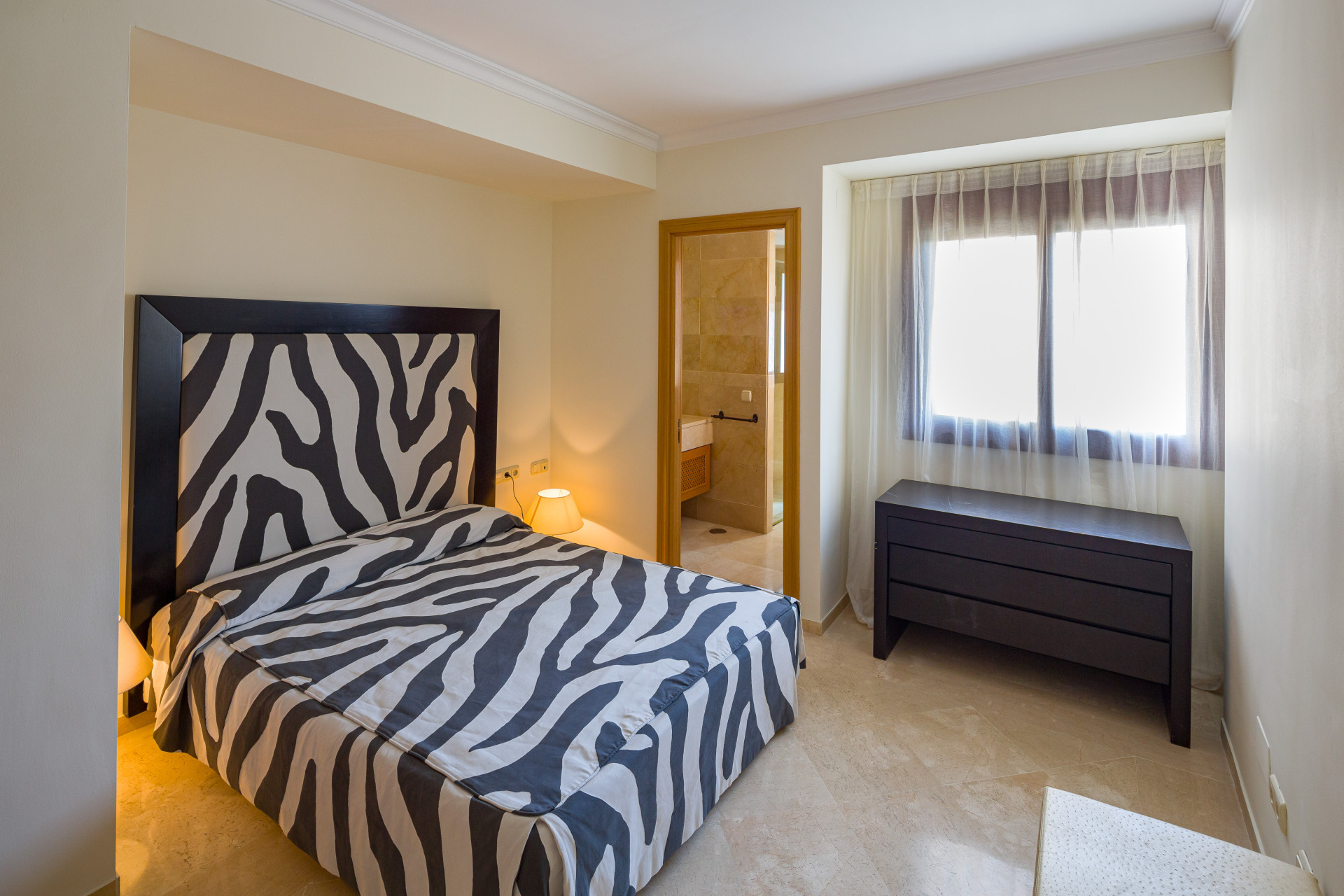 3 Bedroom Penthouse in Estepona - Photo 21