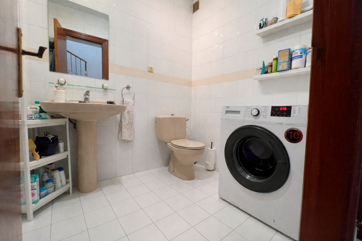 3 Bedroom Townhouse in Benalmádena - Photo 17