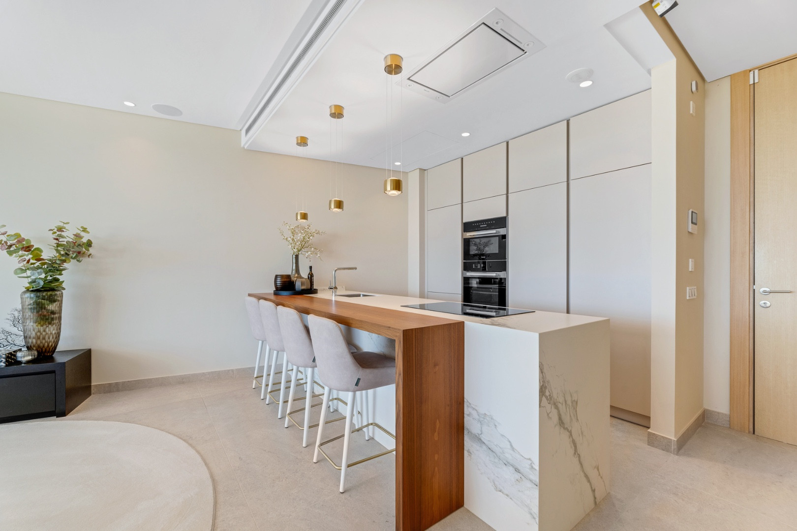 2 Bedroom Apartment in Benahavís - Photo 5