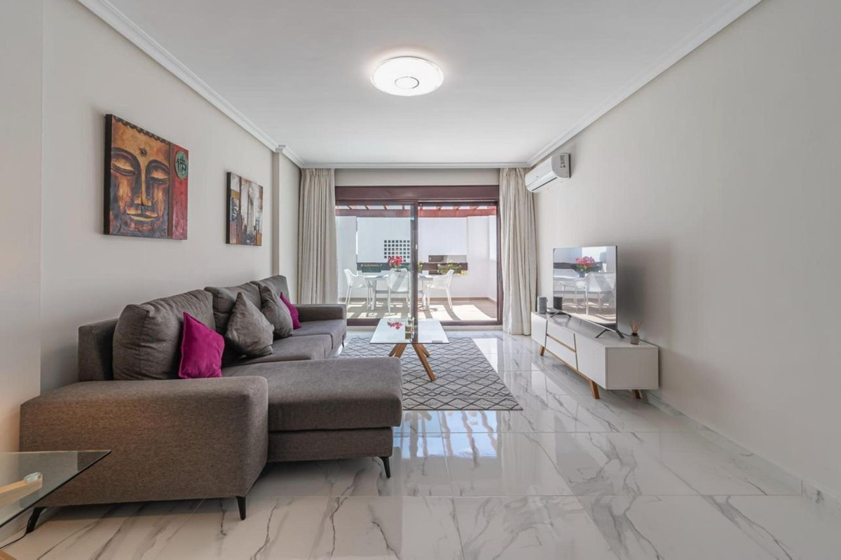 3 Bedroom Apartment in Marbella - Photo 17