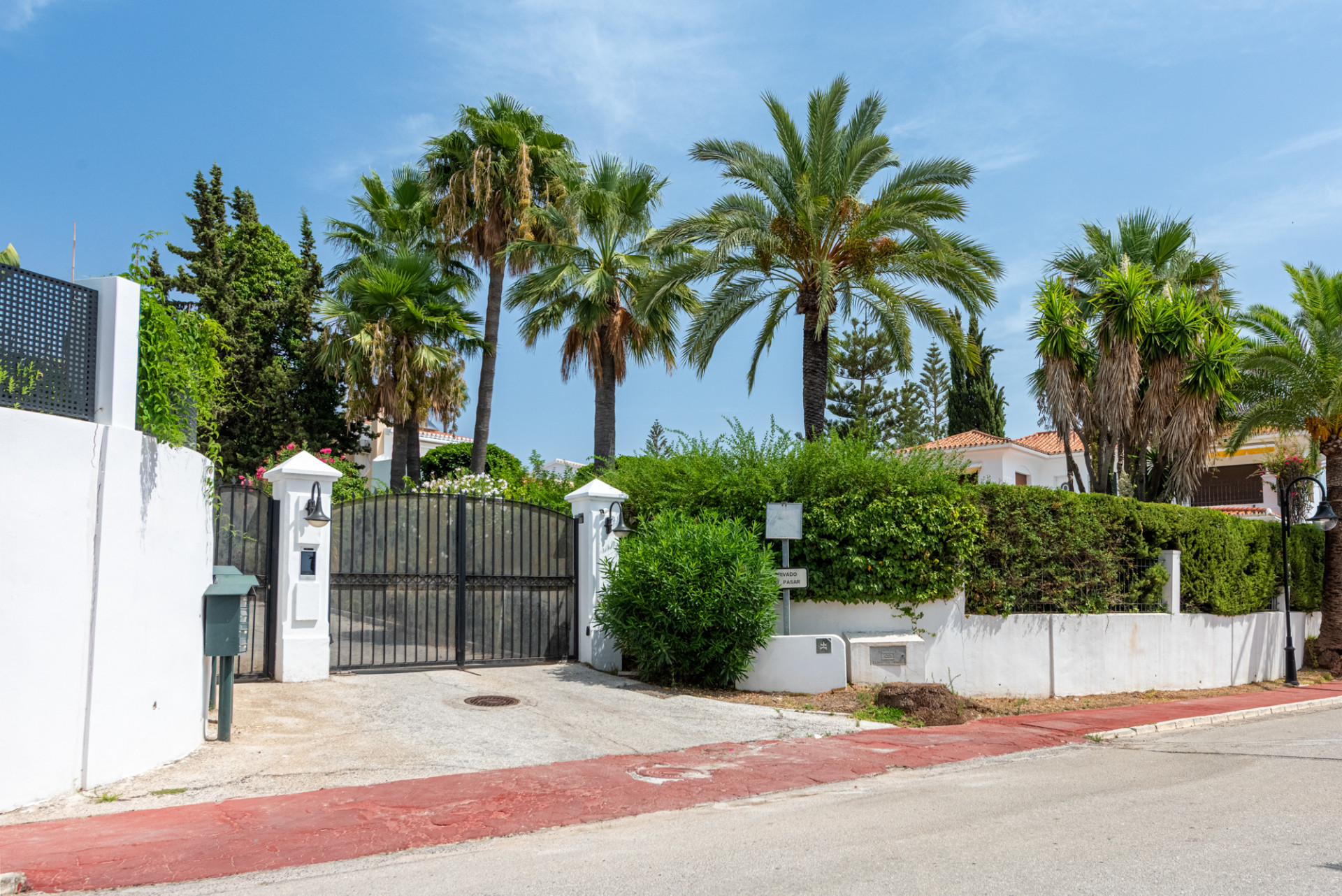 4 Bedroom Villa in Marbella - Photo 34