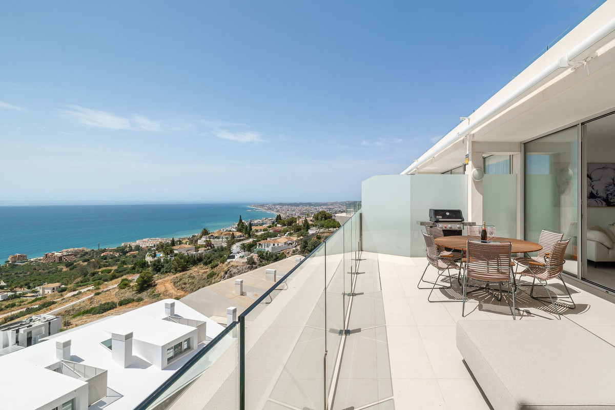 3 Bedroom Penthouse in Benalmádena - Photo 9