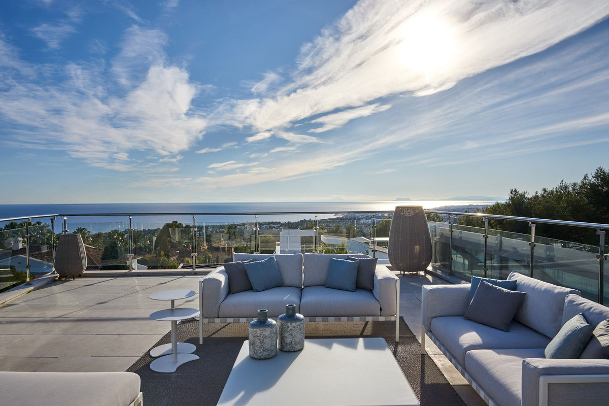 4 Bedroom Villa in Marbella - Photo 49