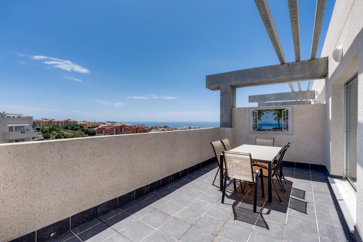 2 Bedroom Penthouse in Mijas - Photo 6
