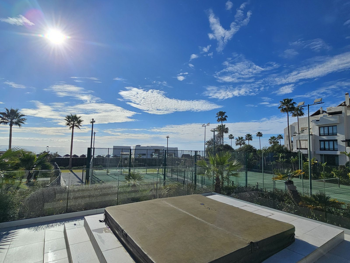 4 Bedroom Townhouse in Estepona - Photo 38