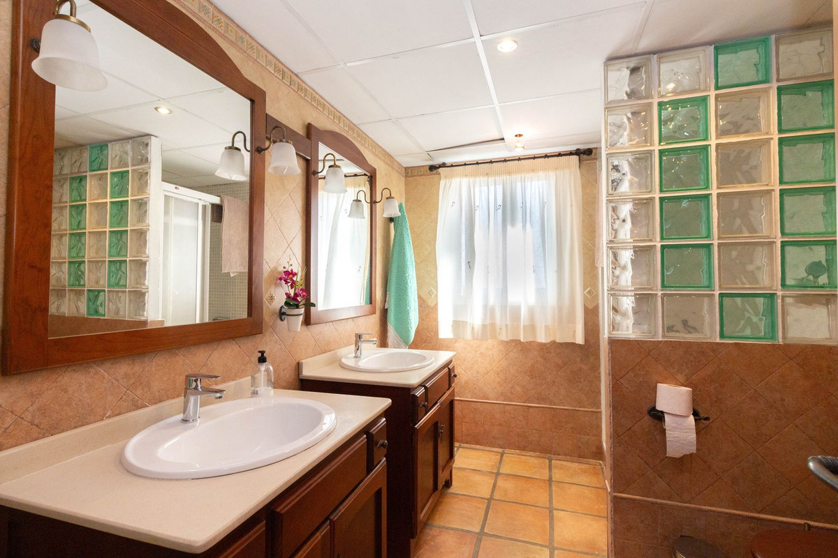 4 Bedroom Country house in Mijas - Фото 29