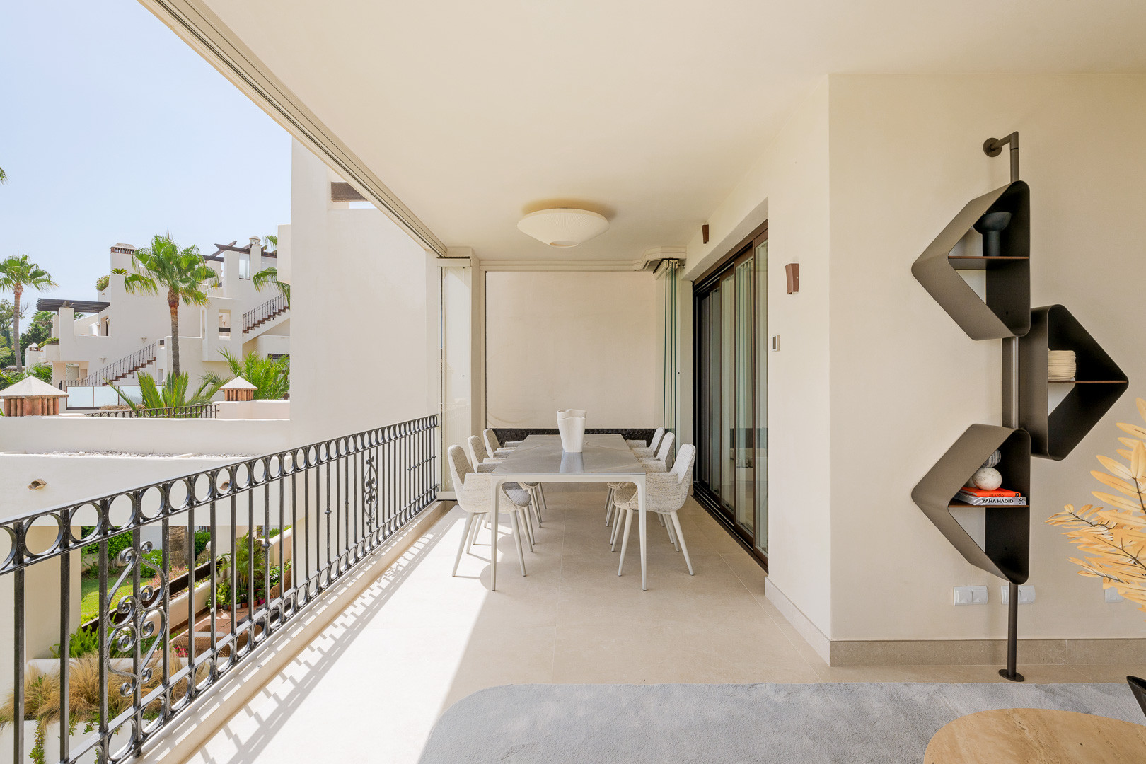 3 Bedroom Apartment in Estepona - Photo 9